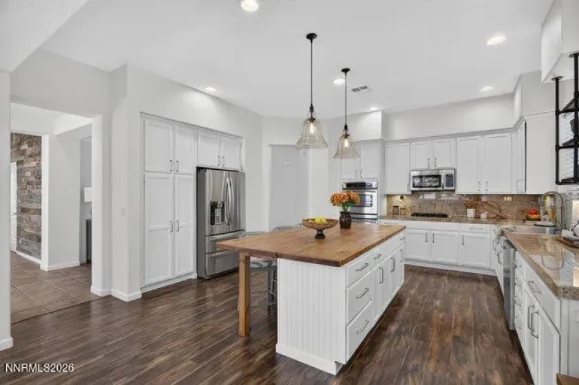 10780 Summer Glen, Reno, Nevada 89521, 5 Bedrooms Bedrooms, ,3 BathroomsBathrooms,Residential,Residential,Summer Glen,0,260009892