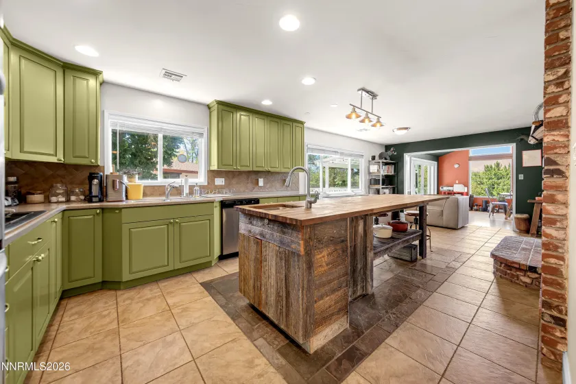 2035 Regent, Reno, Nevada 89509, 5 Bedrooms Bedrooms, ,5 BathroomsBathrooms,Residential,Residential,Regent,0,260009902