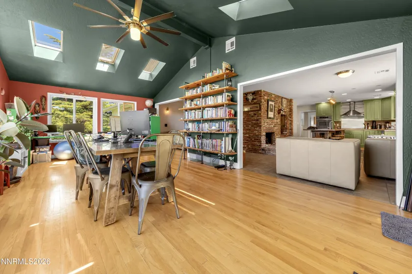 2035 Regent, Reno, Nevada 89509, 5 Bedrooms Bedrooms, ,5 BathroomsBathrooms,Residential,Residential,Regent,0,260009902