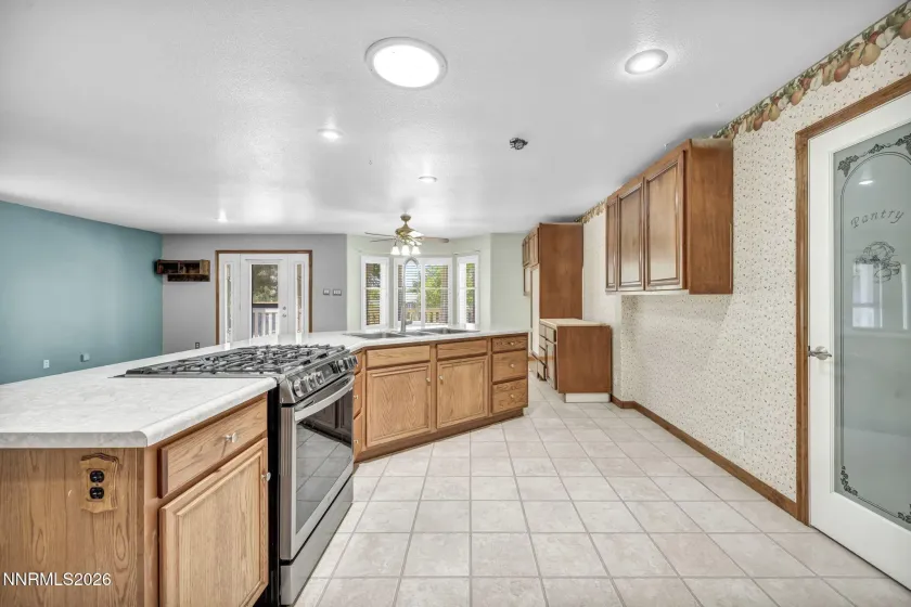 450 Mcclure, Sparks, Nevada 89431, 3 Bedrooms Bedrooms, ,2 BathroomsBathrooms,Residential,Residential,Mcclure,0,260009908