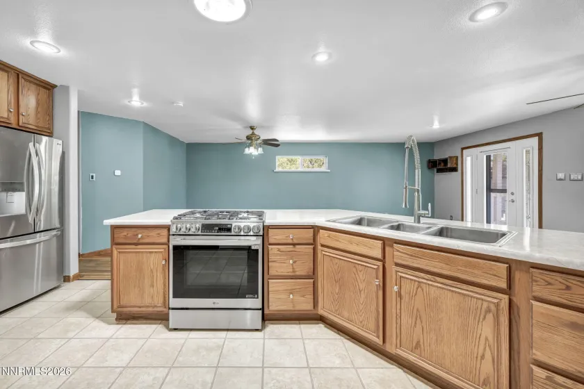 450 Mcclure, Sparks, Nevada 89431, 3 Bedrooms Bedrooms, ,2 BathroomsBathrooms,Residential,Residential,Mcclure,0,260009908