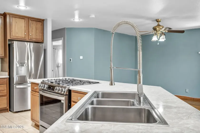450 Mcclure, Sparks, Nevada 89431, 3 Bedrooms Bedrooms, ,2 BathroomsBathrooms,Residential,Residential,Mcclure,0,260009908