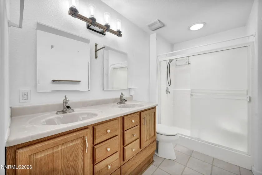 450 Mcclure, Sparks, Nevada 89431, 3 Bedrooms Bedrooms, ,2 BathroomsBathrooms,Residential,Residential,Mcclure,0,260009908