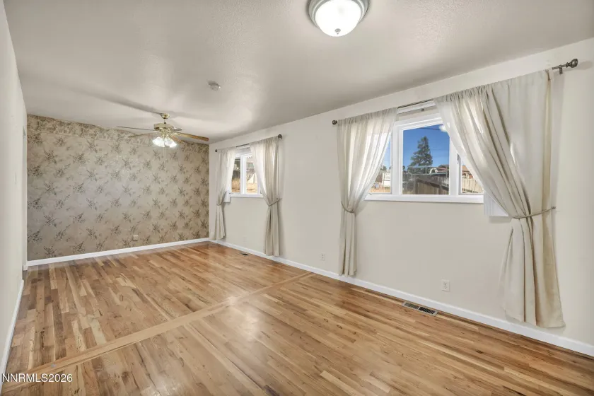 450 Mcclure, Sparks, Nevada 89431, 3 Bedrooms Bedrooms, ,2 BathroomsBathrooms,Residential,Residential,Mcclure,0,260009908