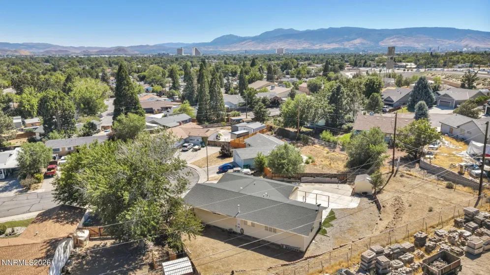 450 Mcclure, Sparks, Nevada 89431, 3 Bedrooms Bedrooms, ,2 BathroomsBathrooms,Residential,Residential,Mcclure,0,260009908