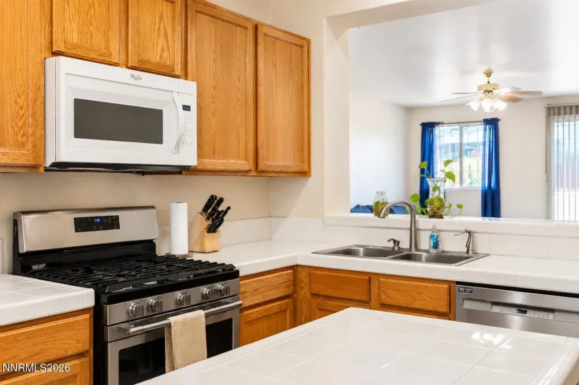 1737 Autumn Glen, Fernley, Nevada 89408, 3 Bedrooms Bedrooms, ,2 BathroomsBathrooms,Residential,Residential,Autumn Glen,0,260009915
