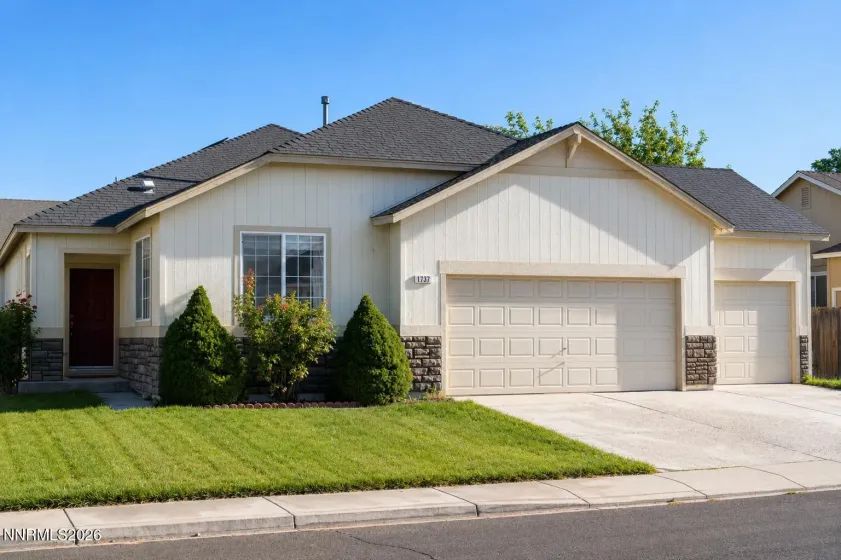 1737 Autumn Glen, Fernley, Nevada 89408, 3 Bedrooms Bedrooms, ,2 BathroomsBathrooms,Residential,Residential,Autumn Glen,0,260009915