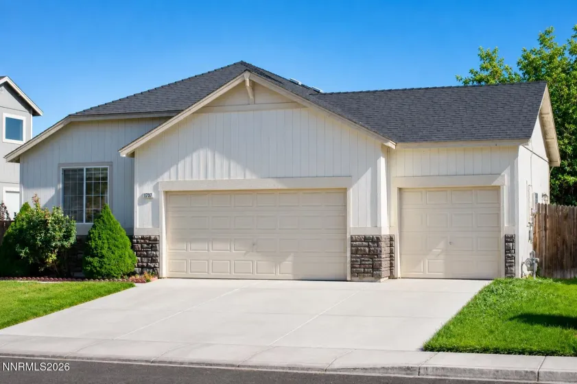 1737 Autumn Glen, Fernley, Nevada 89408, 3 Bedrooms Bedrooms, ,2 BathroomsBathrooms,Residential,Residential,Autumn Glen,0,260009915