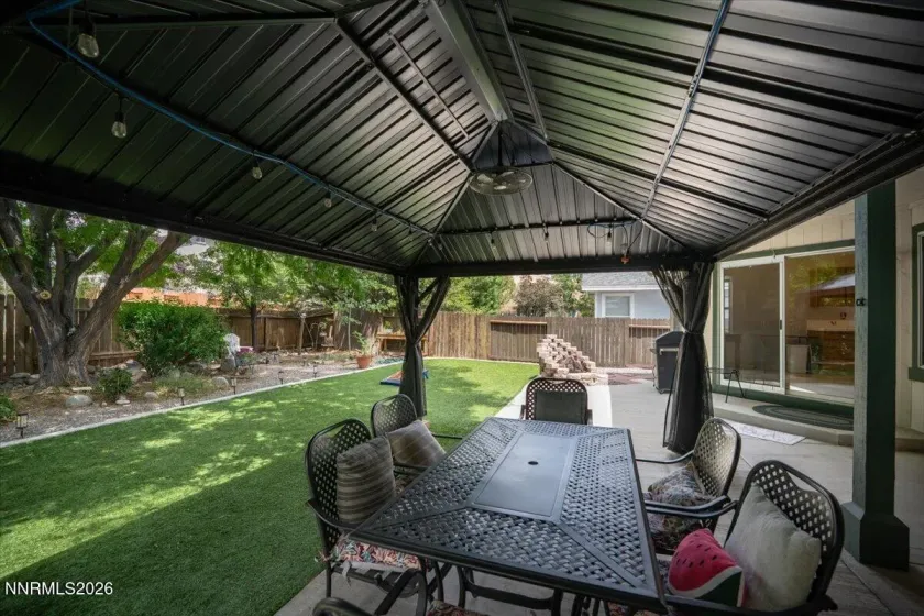 966 Bernice, Sparks, Nevada 89436, 4 Bedrooms Bedrooms, ,2 BathroomsBathrooms,Residential,Residential,Bernice,0,260009917