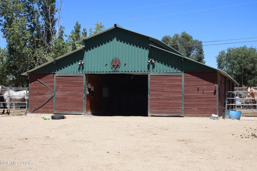 Barn.