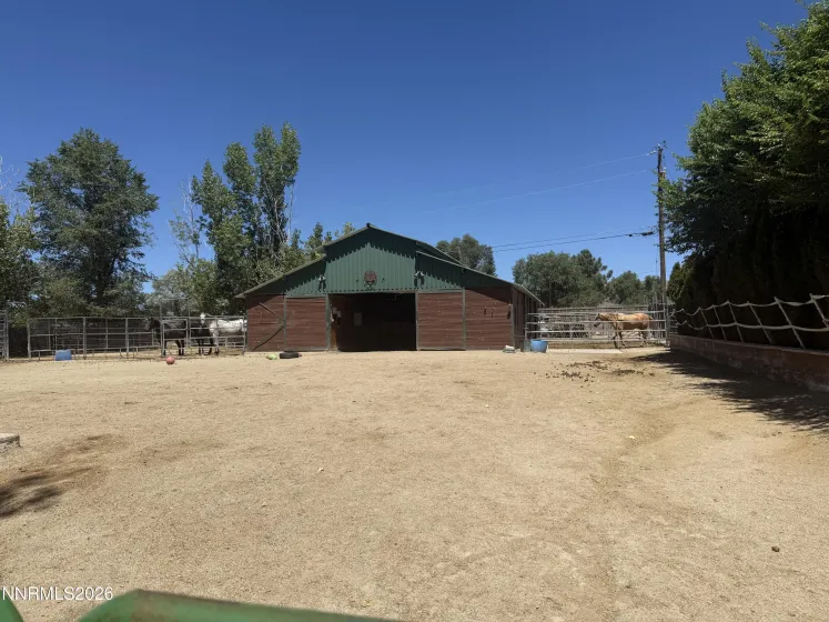 Barn.