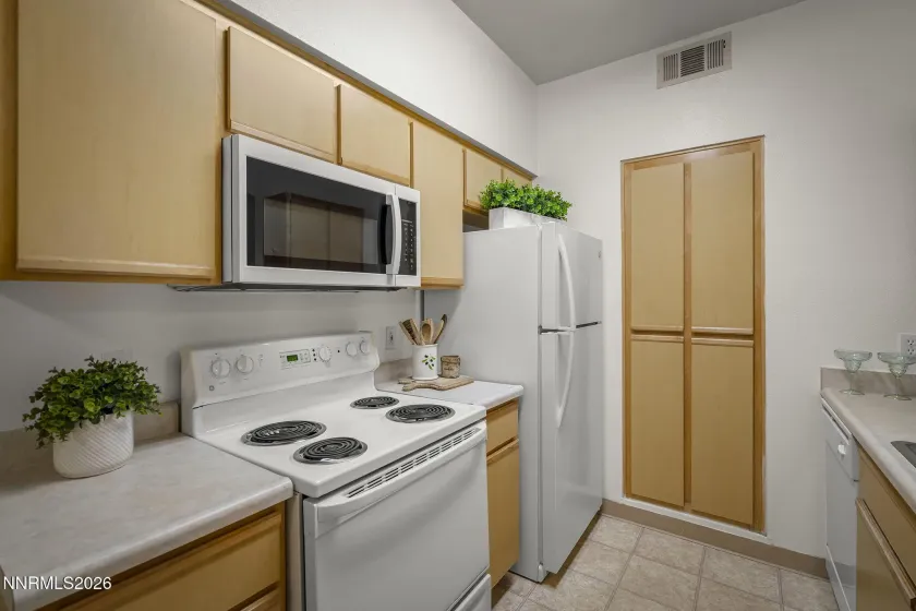 6850 Sharlands, Reno, Nevada 89523, 2 Bedrooms Bedrooms, ,2 BathroomsBathrooms,Residential,Residential,Sharlands,0,260009931