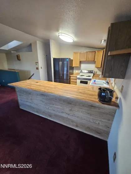 7650 Hillview, Reno, Nevada 89506, 5 Bedrooms Bedrooms, ,4 BathroomsBathrooms,Residential,Residential,Hillview,0,260009936