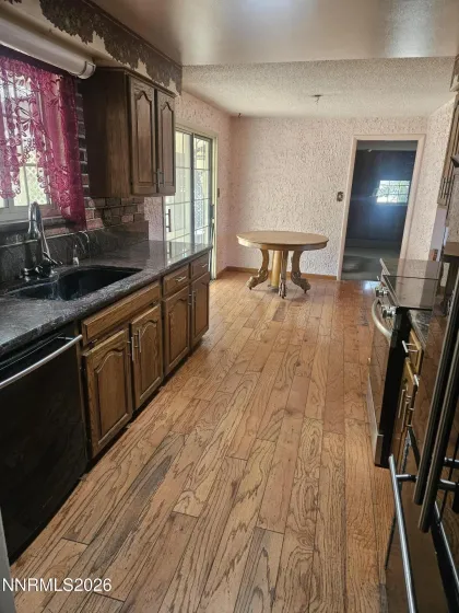 7650 Hillview, Reno, Nevada 89506, 5 Bedrooms Bedrooms, ,4 BathroomsBathrooms,Residential,Residential,Hillview,0,260009936