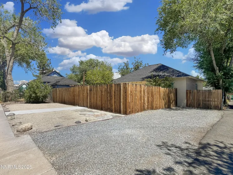 620 Plumas, Reno, Nevada 89509, 2 Bedrooms Bedrooms, ,2 BathroomsBathrooms,Residential,Residential,Plumas,0,260009943