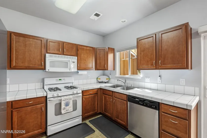 350 Dawson Jacob, Reno, Nevada 89503, 2 Bedrooms Bedrooms, ,3 BathroomsBathrooms,Residential,Residential,Dawson Jacob,0,260009974