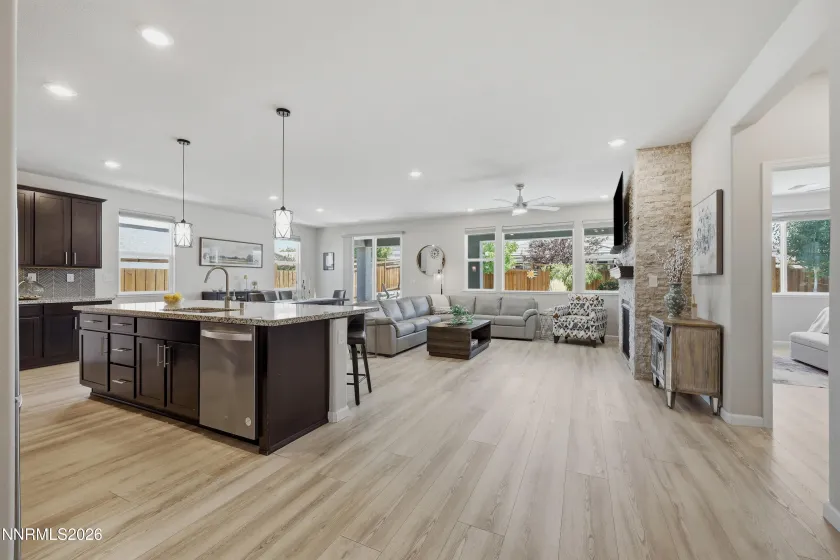 7230 Treeline, Sparks, Nevada 89436, 3 Bedrooms Bedrooms, ,2 BathroomsBathrooms,Residential,Residential,Treeline,0,260009975