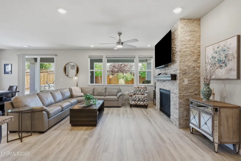 7230 Treeline, Sparks, Nevada 89436, 3 Bedrooms Bedrooms, ,2 BathroomsBathrooms,Residential,Residential,Treeline,0,260009975