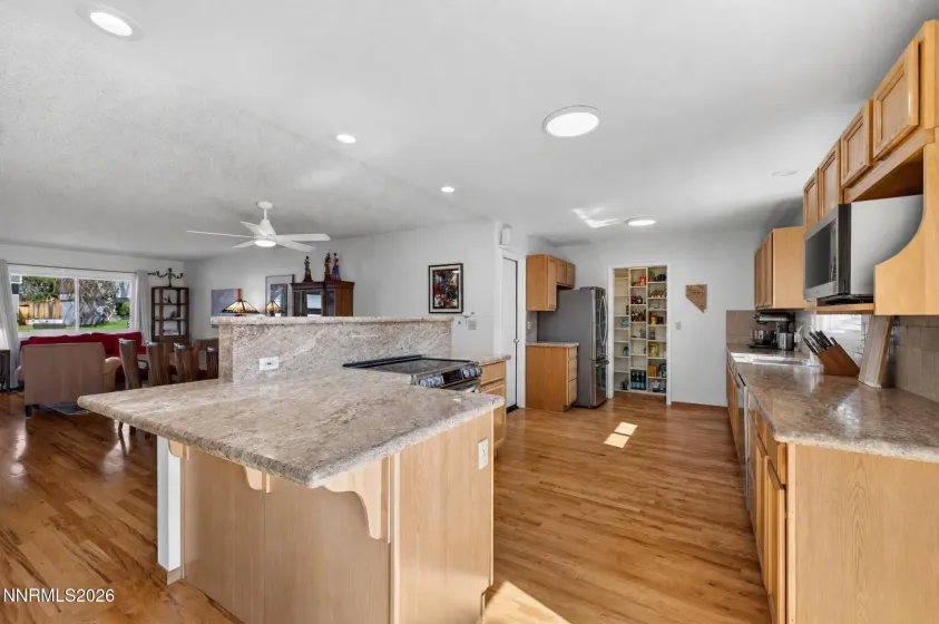 1430 Ebbetts, Reno, Nevada 89503, 3 Bedrooms Bedrooms, ,3 BathroomsBathrooms,Residential,Residential,Ebbetts,0,260009985