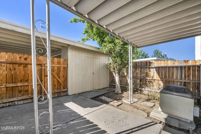 541 Smithridge, Reno, Nevada 89502, 2 Bedrooms Bedrooms, ,2 BathroomsBathrooms,Residential,Residential,Smithridge,0,260009997