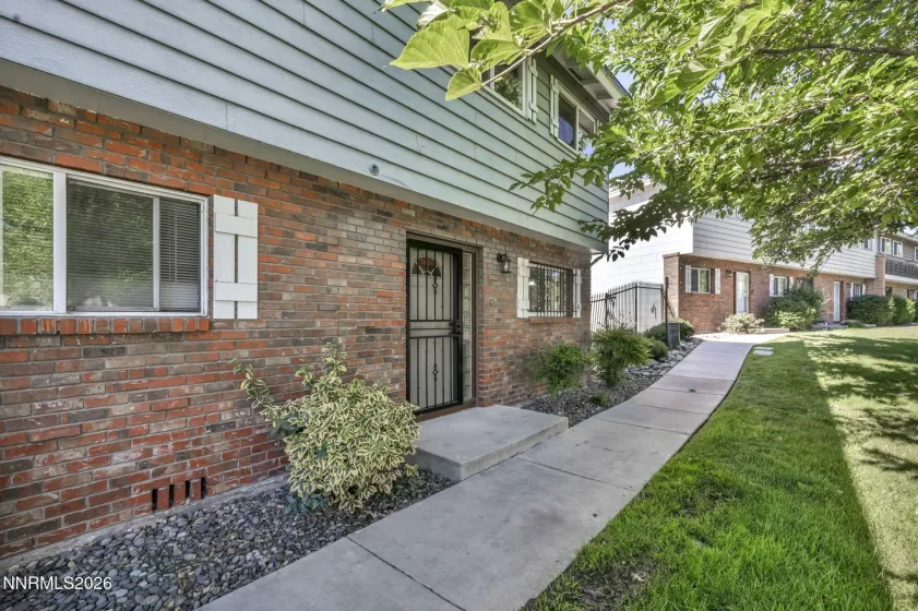 541 Smithridge, Reno, Nevada 89502, 2 Bedrooms Bedrooms, ,2 BathroomsBathrooms,Residential,Residential,Smithridge,0,260009997
