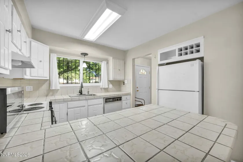 541 Smithridge, Reno, Nevada 89502, 2 Bedrooms Bedrooms, ,2 BathroomsBathrooms,Residential,Residential,Smithridge,0,260009997