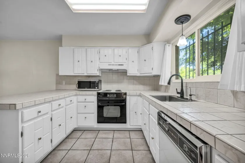 541 Smithridge, Reno, Nevada 89502, 2 Bedrooms Bedrooms, ,2 BathroomsBathrooms,Residential,Residential,Smithridge,0,260009997