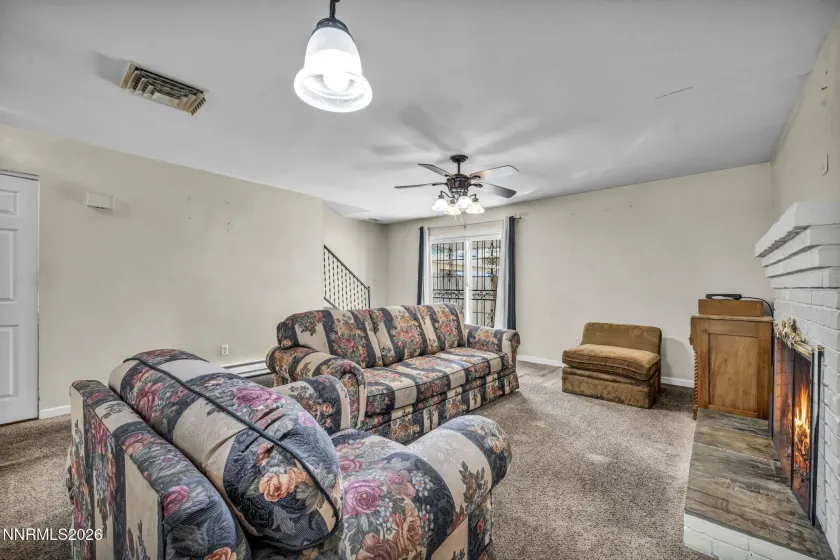 541 Smithridge, Reno, Nevada 89502, 2 Bedrooms Bedrooms, ,2 BathroomsBathrooms,Residential,Residential,Smithridge,0,260009997