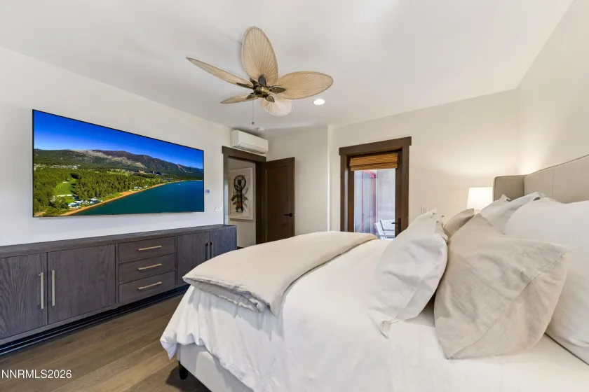 9 Beach Club, Stateline, Nevada 89449, 2 Bedrooms Bedrooms, ,3 BathroomsBathrooms,Residential,Residential,Beach Club,0,260010000