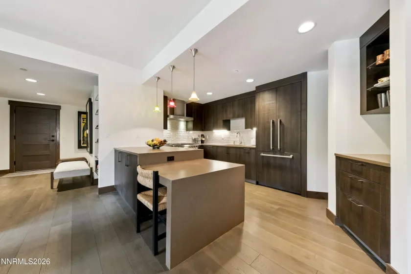 9 Beach Club, Stateline, Nevada 89449, 2 Bedrooms Bedrooms, ,3 BathroomsBathrooms,Residential,Residential,Beach Club,0,260010000
