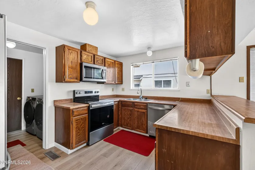 4490 Sierra Madre, Reno, Nevada 89502, 3 Bedrooms Bedrooms, ,2 BathroomsBathrooms,Residential,Residential,Sierra Madre,0,260010027