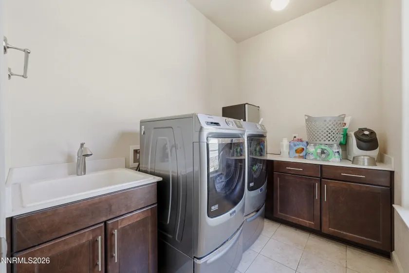 11880 Paradise Hills, Sparks, Nevada 89441, 4 Bedrooms Bedrooms, ,3 BathroomsBathrooms,Residential,Residential,Paradise Hills,0,260010035