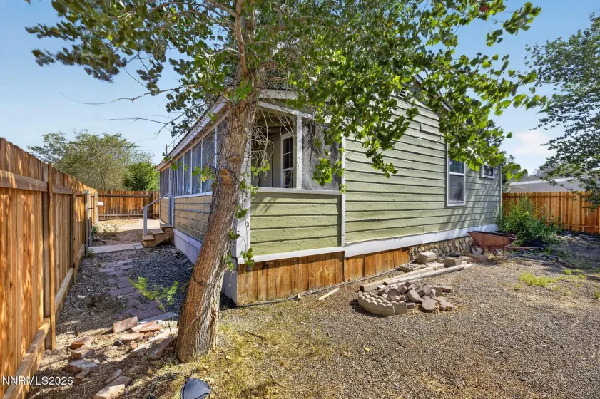 160 Gates, Dayton, Nevada 89403, 2 Bedrooms Bedrooms, ,1 BathroomBathrooms,Residential,Residential,Gates,0,260010036