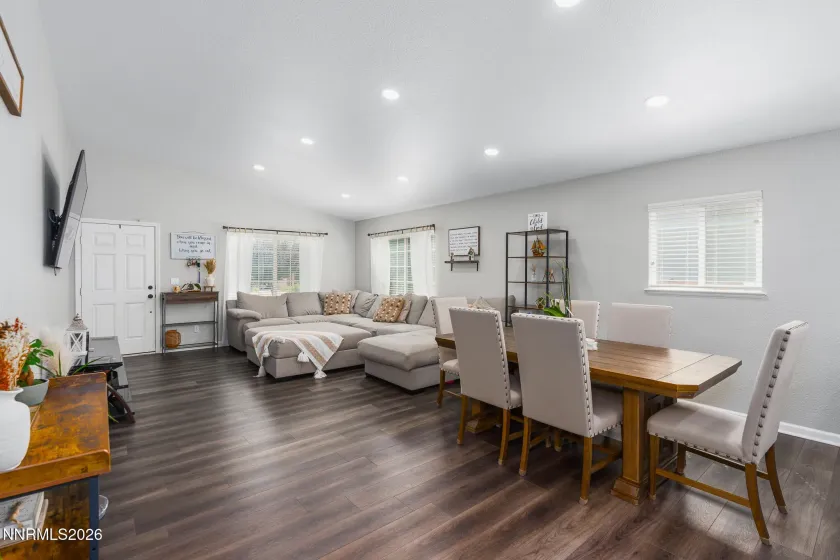17745 Live Oak, Reno, Nevada 89508, 3 Bedrooms Bedrooms, ,2 BathroomsBathrooms,Residential,Residential,Live Oak,0,260010050