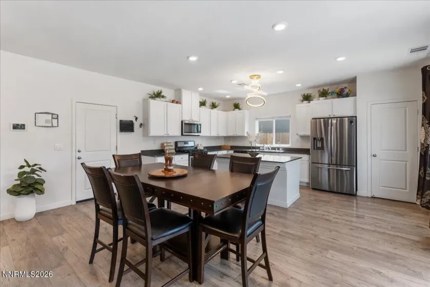 1377 Full Moon, Sparks, Nevada 89436, 4 Bedrooms Bedrooms, ,3 BathroomsBathrooms,Residential,Residential,Full Moon,0,260010059