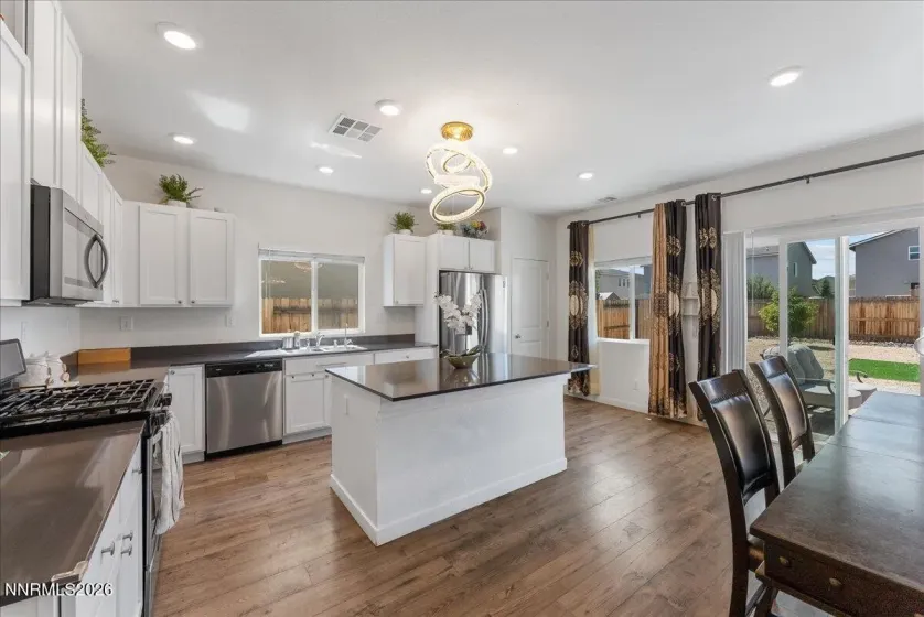 1377 Full Moon, Sparks, Nevada 89436, 4 Bedrooms Bedrooms, ,3 BathroomsBathrooms,Residential,Residential,Full Moon,0,260010059