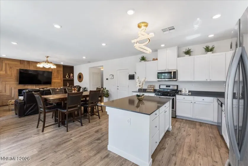 1377 Full Moon, Sparks, Nevada 89436, 4 Bedrooms Bedrooms, ,3 BathroomsBathrooms,Residential,Residential,Full Moon,0,260010059