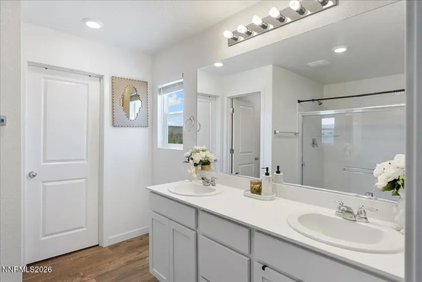 1377 Full Moon, Sparks, Nevada 89436, 4 Bedrooms Bedrooms, ,3 BathroomsBathrooms,Residential,Residential,Full Moon,0,260010059