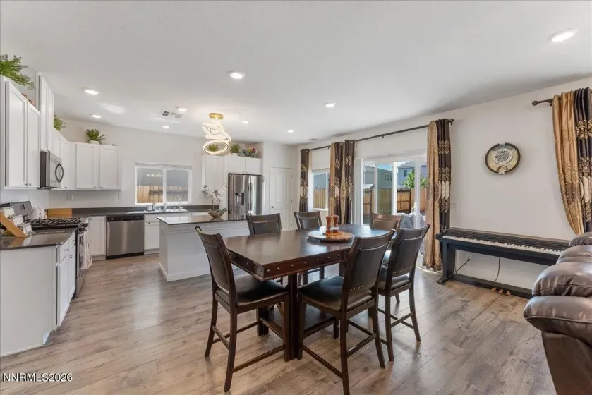 1377 Full Moon, Sparks, Nevada 89436, 4 Bedrooms Bedrooms, ,3 BathroomsBathrooms,Residential,Residential,Full Moon,0,260010059
