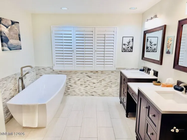 858 Lighthouse, Reno, Nevada 89511, 4 Bedrooms Bedrooms, ,3 BathroomsBathrooms,Residential,Residential,Lighthouse,0,260010061