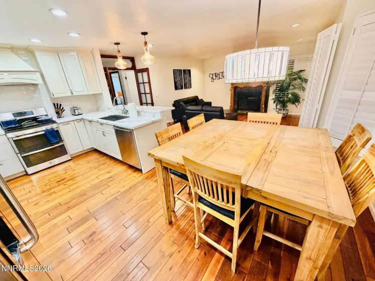 858 Lighthouse, Reno, Nevada 89511, 4 Bedrooms Bedrooms, ,3 BathroomsBathrooms,Residential,Residential,Lighthouse,0,260010061