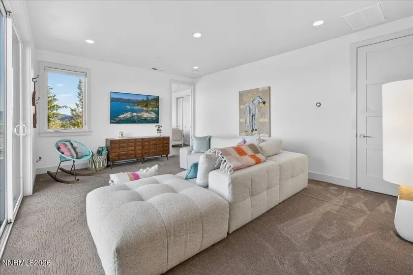 1196 Eagle Vista, Reno, Nevada 89511, 5 Bedrooms Bedrooms, ,6 BathroomsBathrooms,Residential,Residential,Eagle Vista,0,260010066