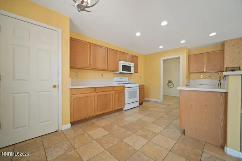 895 Promedio, Sparks, Nevada 89436, 4 Bedrooms Bedrooms, ,3 BathroomsBathrooms,Residential,Residential,Promedio,0,260010073