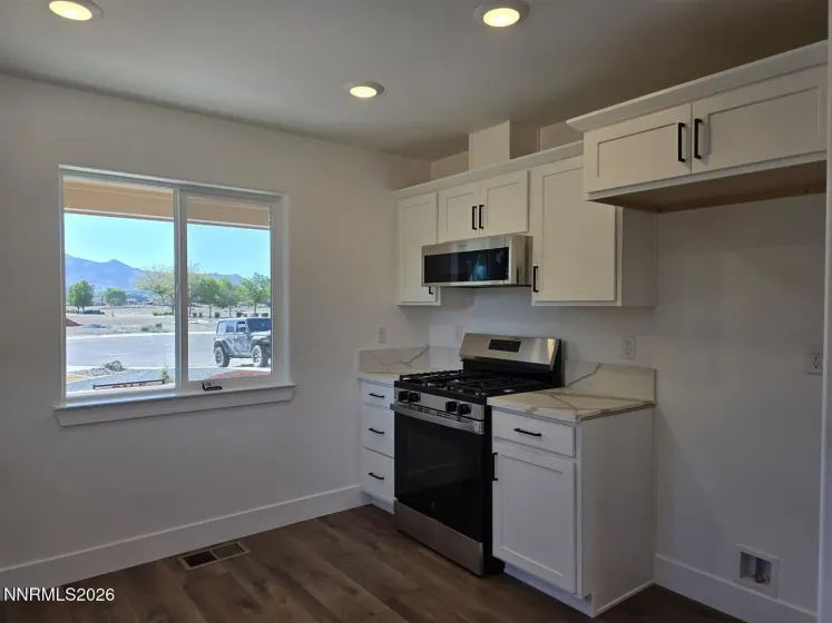 202 Pinion Pine, Yerington, Nevada 89447, 3 Bedrooms Bedrooms, ,2 BathroomsBathrooms,Residential,Residential,Pinion Pine,0,260010086
