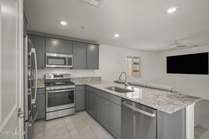 933 Cascade Range, Sparks, Nevada 89436, 3 Bedrooms Bedrooms, ,2 BathroomsBathrooms,Residential,Residential,Cascade Range,0,260010093