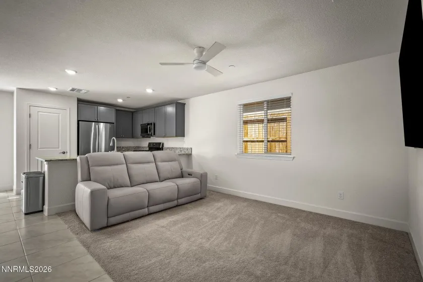 933 Cascade Range, Sparks, Nevada 89436, 3 Bedrooms Bedrooms, ,2 BathroomsBathrooms,Residential,Residential,Cascade Range,0,260010093