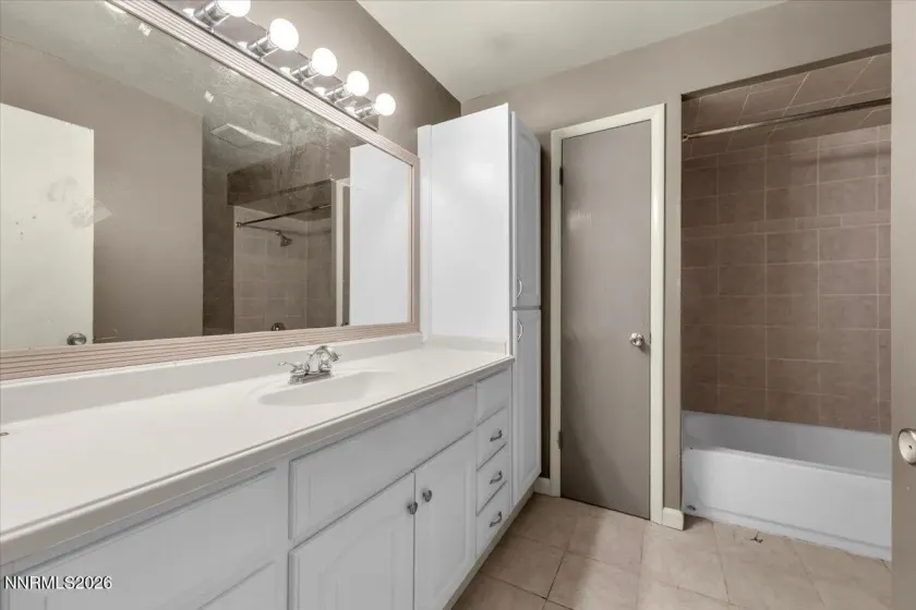 424 Smithridge, Reno, Nevada 89502, 2 Bedrooms Bedrooms, ,2 BathroomsBathrooms,Residential,Residential,Smithridge,0,260010097