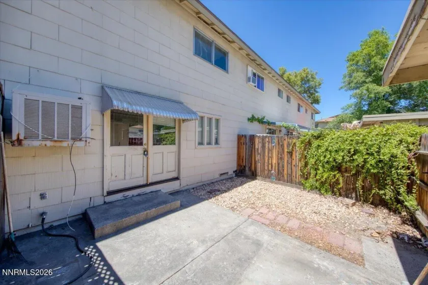 424 Smithridge, Reno, Nevada 89502, 2 Bedrooms Bedrooms, ,2 BathroomsBathrooms,Residential,Residential,Smithridge,0,260010097