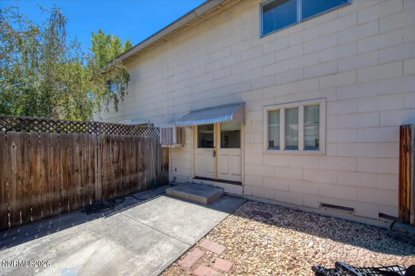 424 Smithridge, Reno, Nevada 89502, 2 Bedrooms Bedrooms, ,2 BathroomsBathrooms,Residential,Residential,Smithridge,0,260010097