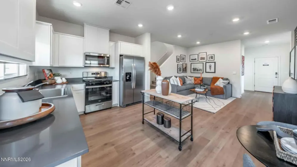 8314 Violet Oak, Reno, Nevada 89506, 3 Bedrooms Bedrooms, ,3 BathroomsBathrooms,Residential,Residential,Violet Oak,0,260010100